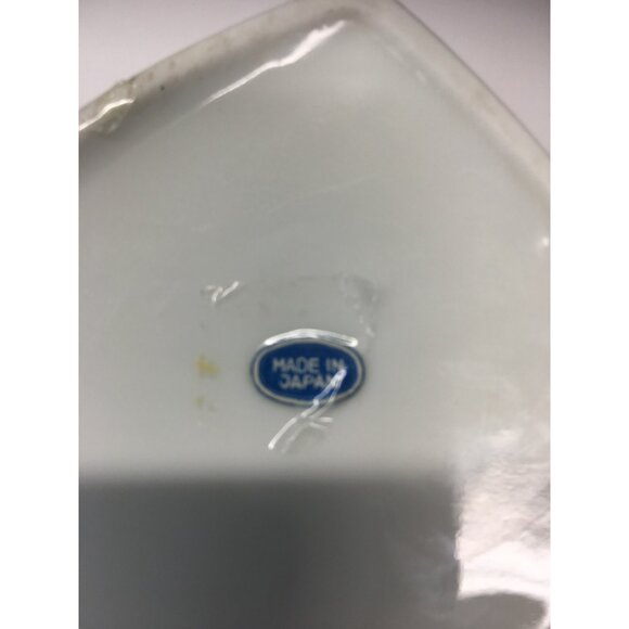 Vtg Heart Shaped Trinket Box Lidded White Porcelain Raised Lotus Flower Japan - Picture 6 of 16